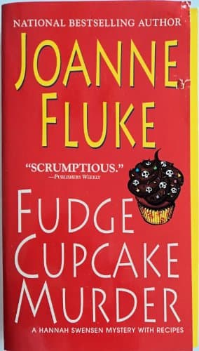 Book cover for Fudge Cupcake Murder by Fluke, Joanne