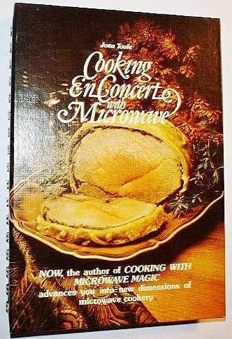 Book cover for Cooking En Concert with Microwave by Joan Toole
