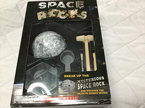 SPACE ROCKS (BOOKLET + KIT): BREAK UP THE MYSTERIOUS SPACE ROCK AND DISCOVER THE OBJECTS HIDDEN INSIDE!