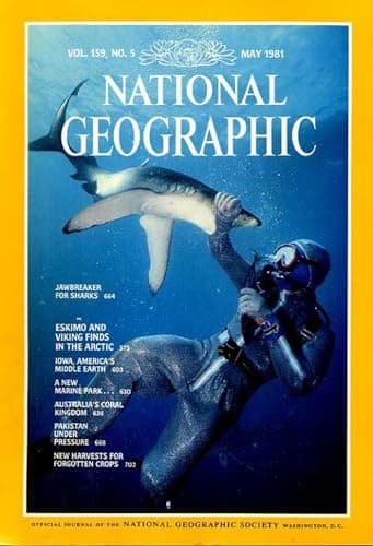 Book cover for National Geographic 1981 05 * May * Eskimo *Pakistan by Wilbur E. Garrett