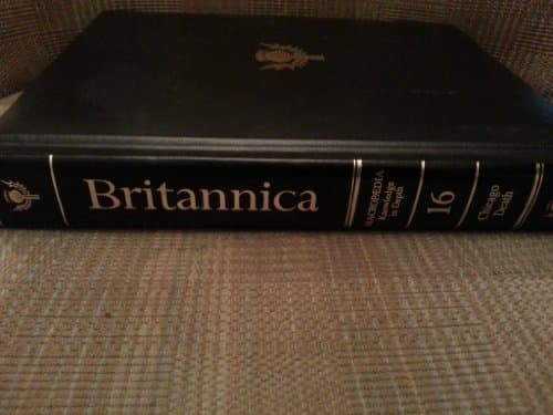 Book cover for 16 - New Encyclopaedia Britannica Macropaedia Knowledge in Depth Volume 16 (Fifteenth (15th) Edition, 1986)(encyclopedia / Macropedia): Chicago Death by Britannica